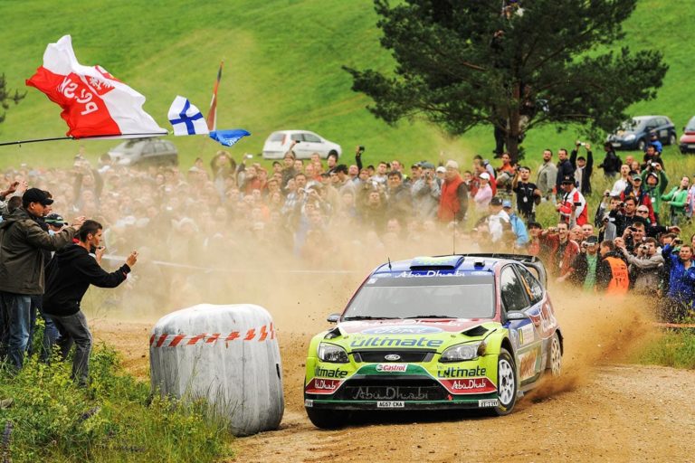 Jari-Matti Latvala w Fordzie Focusie WRC na odcinku specjalnym 66 Rajdu Polski w województwie warmińsko-mazurskim