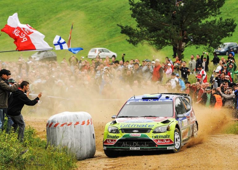 Jari-Matti Latvala w Fordzie Focusie WRC na odcinku specjalnym 66 Rajdu Polski w województwie warmińsko-mazurskim