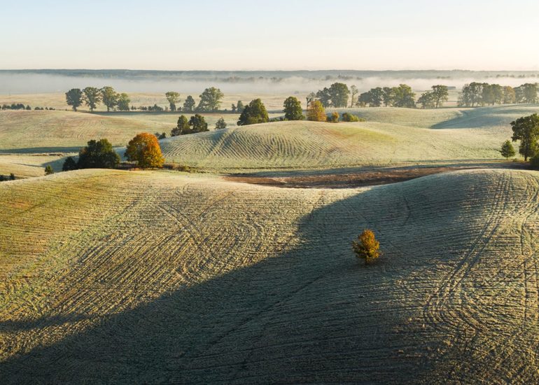 Pagórki w okolicach Unieszewa na Warmii - krajobraz z drona na ścianę Olsztyn