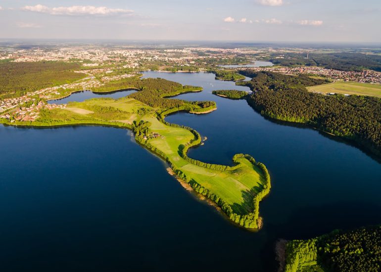 Jezioro Ukiel w Olsztynie z lotu ptaka - dron DJI Inspire RAW
