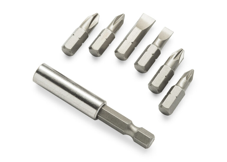 zestaw bitów do wkrętarki - zdjęcie na białym tle na Allegro